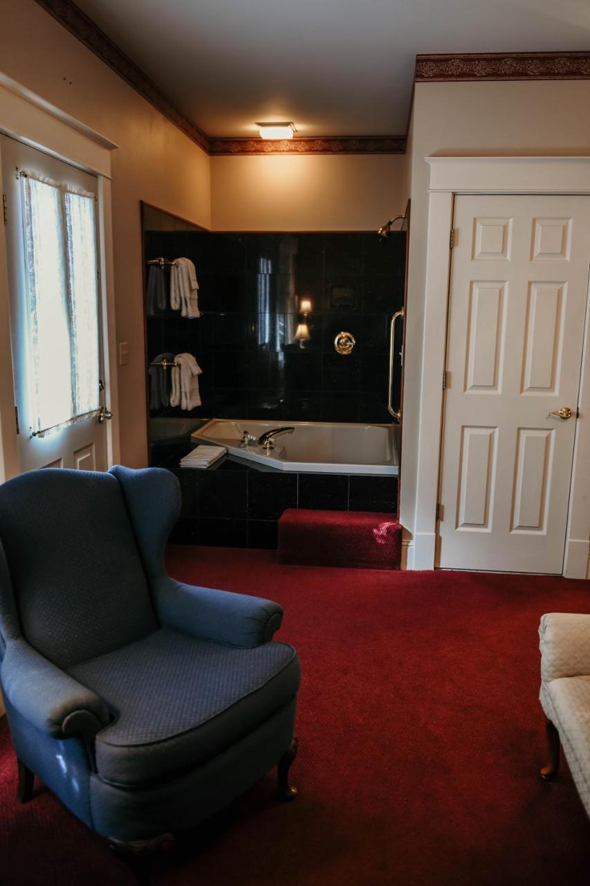 China Clipper Inn (Adults Only) Ouray Bagian luar foto